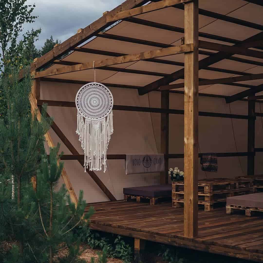 Большой шатер – ресторан / гостиная в Boho Camp